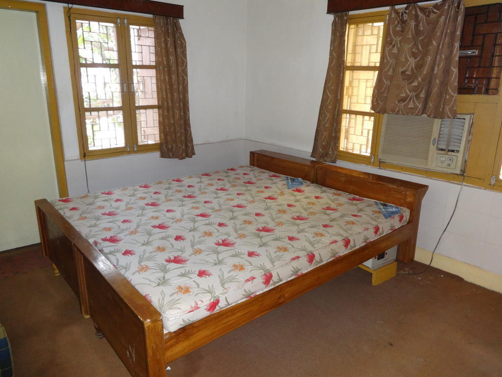 Hotel Upasana บูบันเนสชวาร์ ภายนอก รูปภาพ